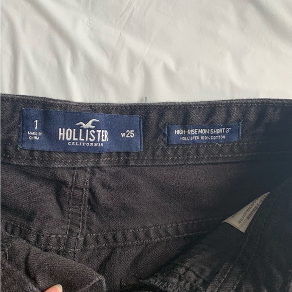 🖤 Hollister Black Distressed Jean Shorts - High Rise Mom Short, Size 25 (1) - Picture 5 of 5